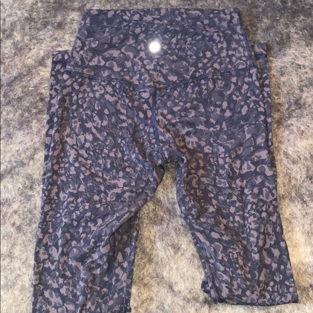 Lululemon leggings size 4 ✨✨